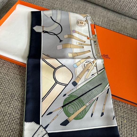NEW HERMES Bagage a Main 100% SILK Scarf 90 w/ Receipt - Picture 6 of 16